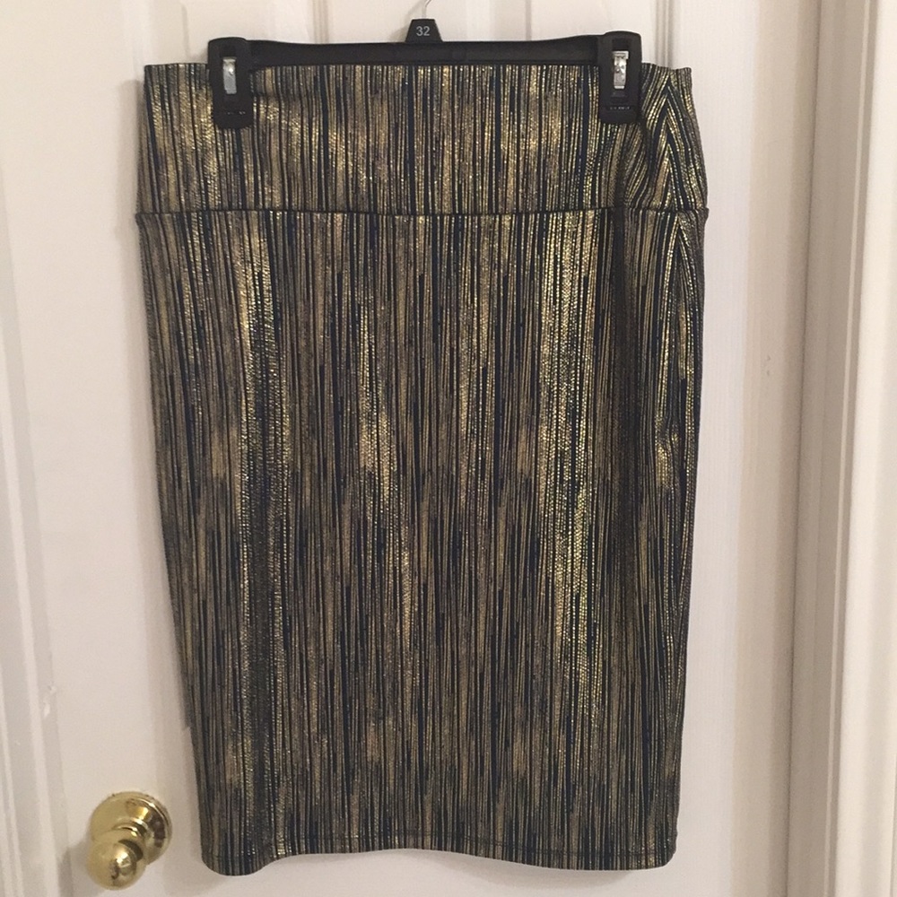 Green and Gold LuLaRoe Cassie Size M